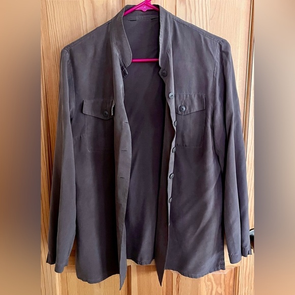 Dark Gray Button-Up Jacket Shirt Pockets Side Slits Muted Color Soft Well Made - Picture 5 of 11